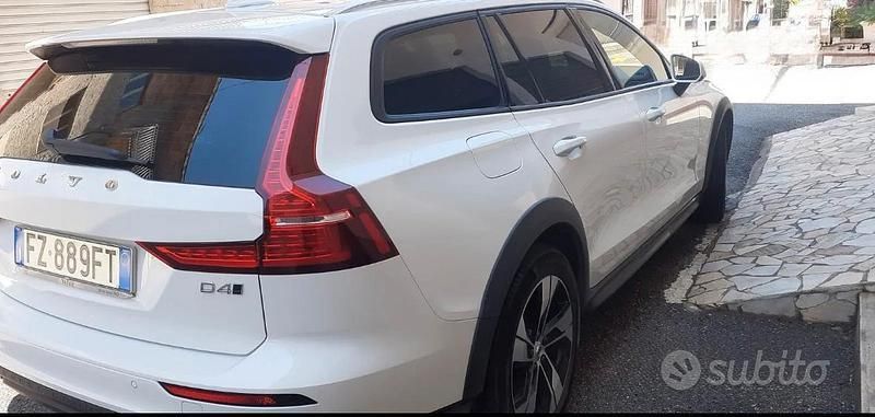 Usata Volvo V60 CC 190 CV (139 kW) 2020 Bianco Station wagon
