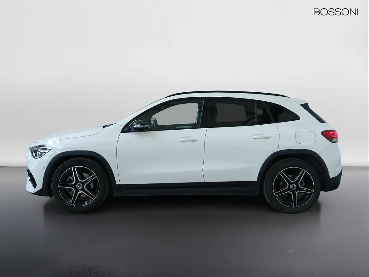 Begagnad Mercedes GLA200 Premium 150 HK (110 kW) 2022 Vit SUV