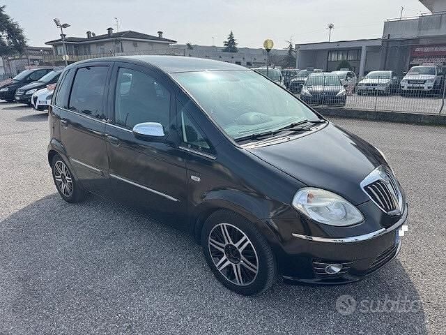 Usata Lancia Musa 95 CV (69 kW) 2010 Nero Monovolume