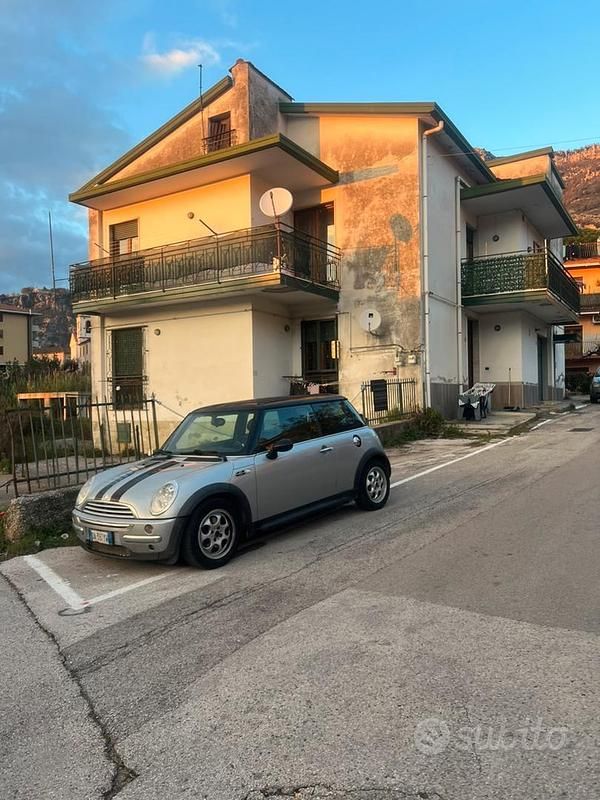 Begagnad Mini Cooper 88 HK (64 kW) 2005 Grå Halvkombi