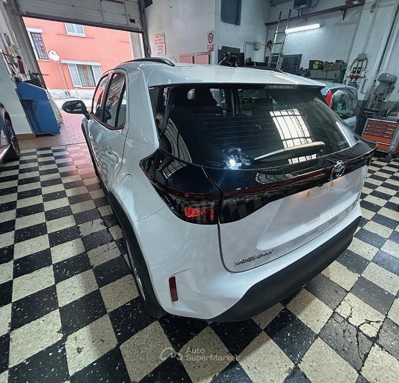 Nuova Toyota Yaris Cross 92 CV (67 kW) 2026 Bianco SUV