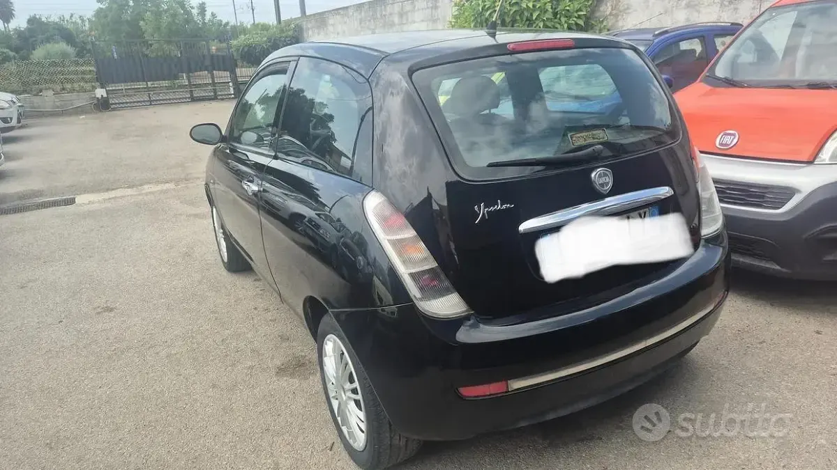 Usata Lancia Ypsilon 60 CV (44 kW) 2009 Marrone Utilitaria