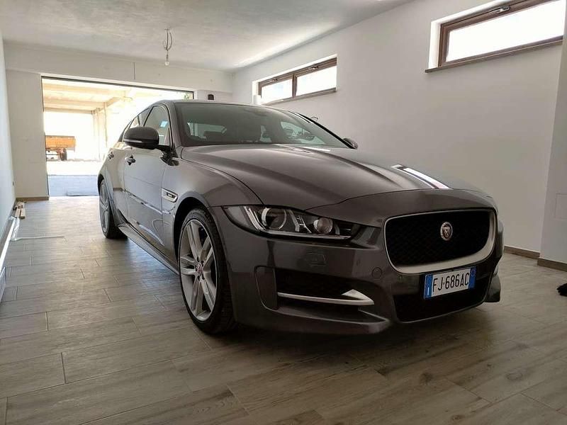 Usata Jaguar XE R-Sport 179 CV (131 kW) 2017 Berlina