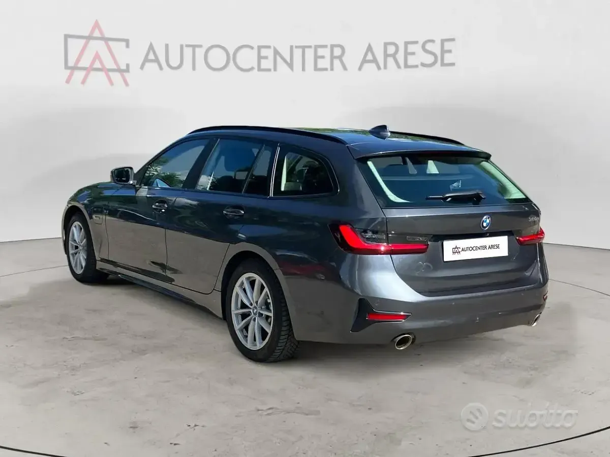 Usata BMW 320 Advantage 163 CV (119 kW) 2022 Grigio Station wagon
