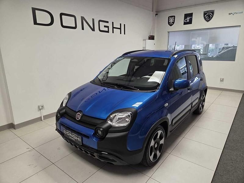 Usata Fiat Panda Cross Cross 70 CV (51 kW) 2025 Blu Utilitaria