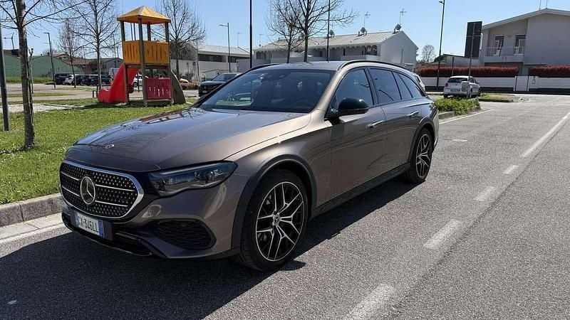 Usata Mercedes E220 All-Terrain Premium Plus 197 CV (144 kW) 2025 Station wagon