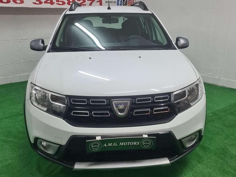 Bianco Usata 2020 Dacia Sandero Stepway Due volumi | 7800 € (Buon prezzo) - Immagine 1/4