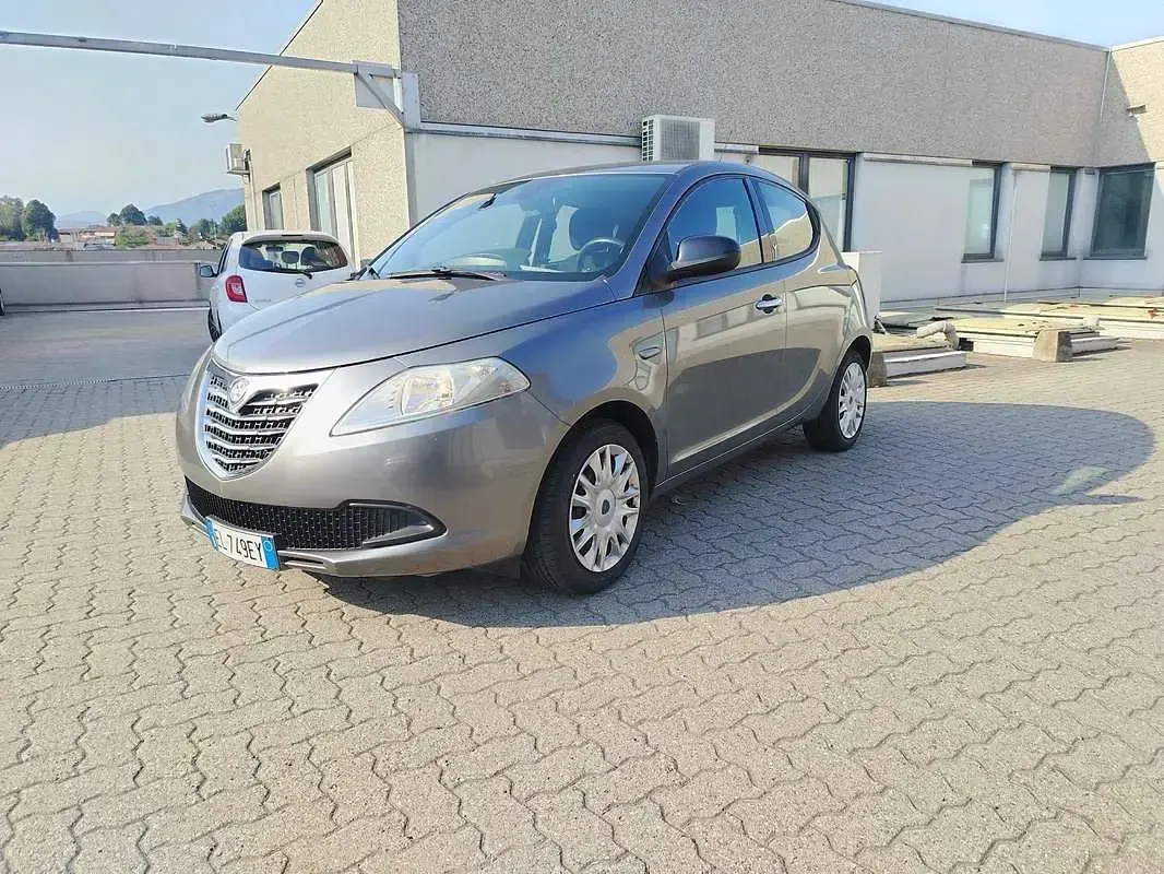 Usata Lancia Ypsilon Silver 69 CV (50 kW) 2013 Utilitaria
