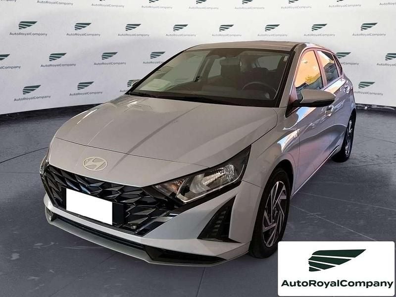 Grigio Usata 2024 Hyundai i20 Tre volumi | 17.300 € (Ottimo prezzo) - Immagine 1/4