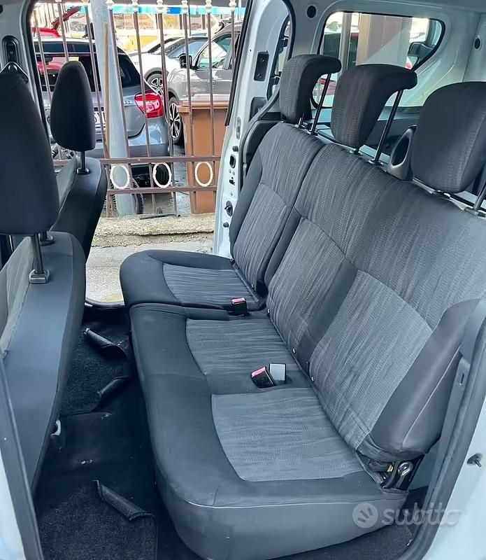 Usata Dacia Dokker 75 CV (55 kW) 2013 Bianco Monovolume