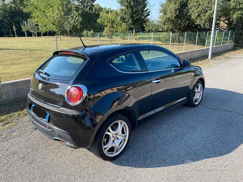 Usata Alfa Romeo MiTo Distinctive 105 CV (77 kW) 2010 Nero Utilitaria