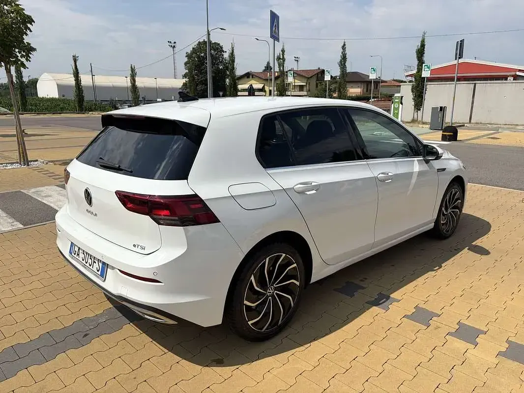 Usata VW Golf VIII Style 150 CV (110 kW) 2020 Berlina