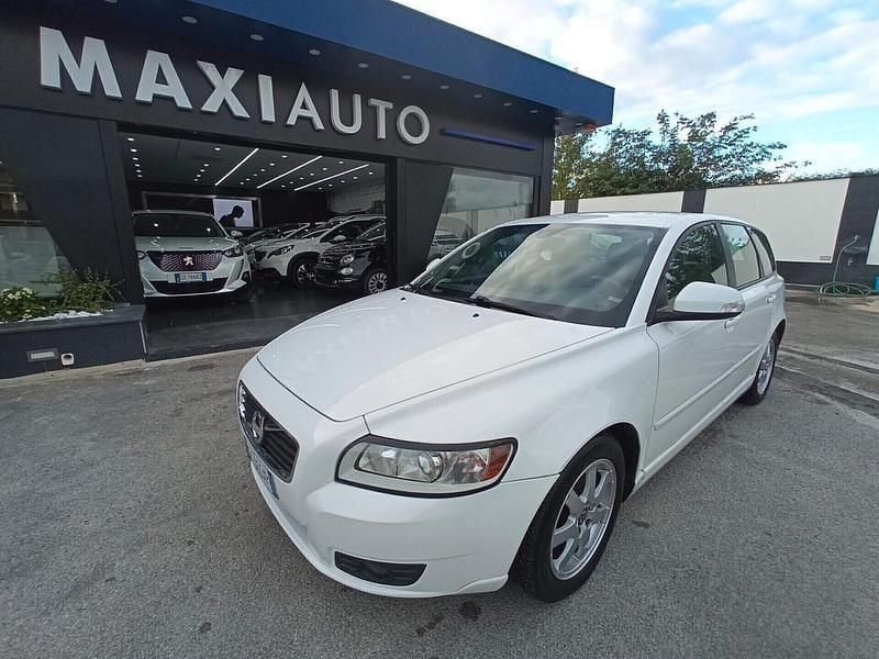 Usata Volvo V50 115 CV (84 kW) 2012 Bianco Station wagon