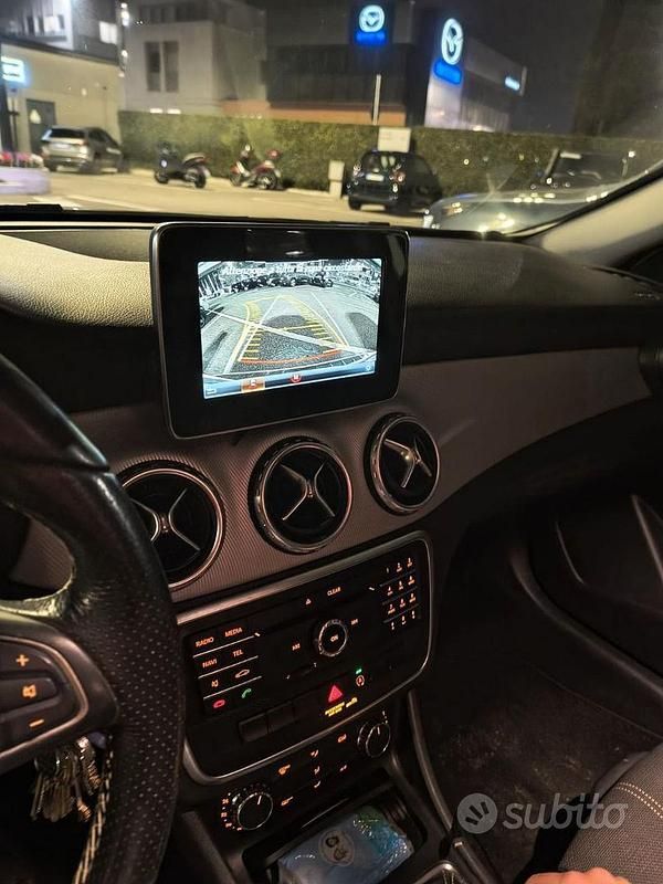 Usata Mercedes GLA200 136 CV (100 kW) 2016 Bianco SUV