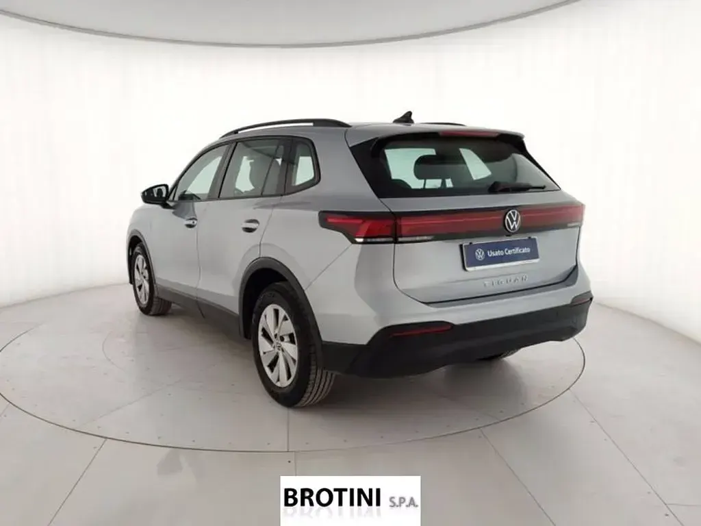 Usata VW Tiguan Life 150 CV (110 kW) 2025 Grigio metallizzato SUV