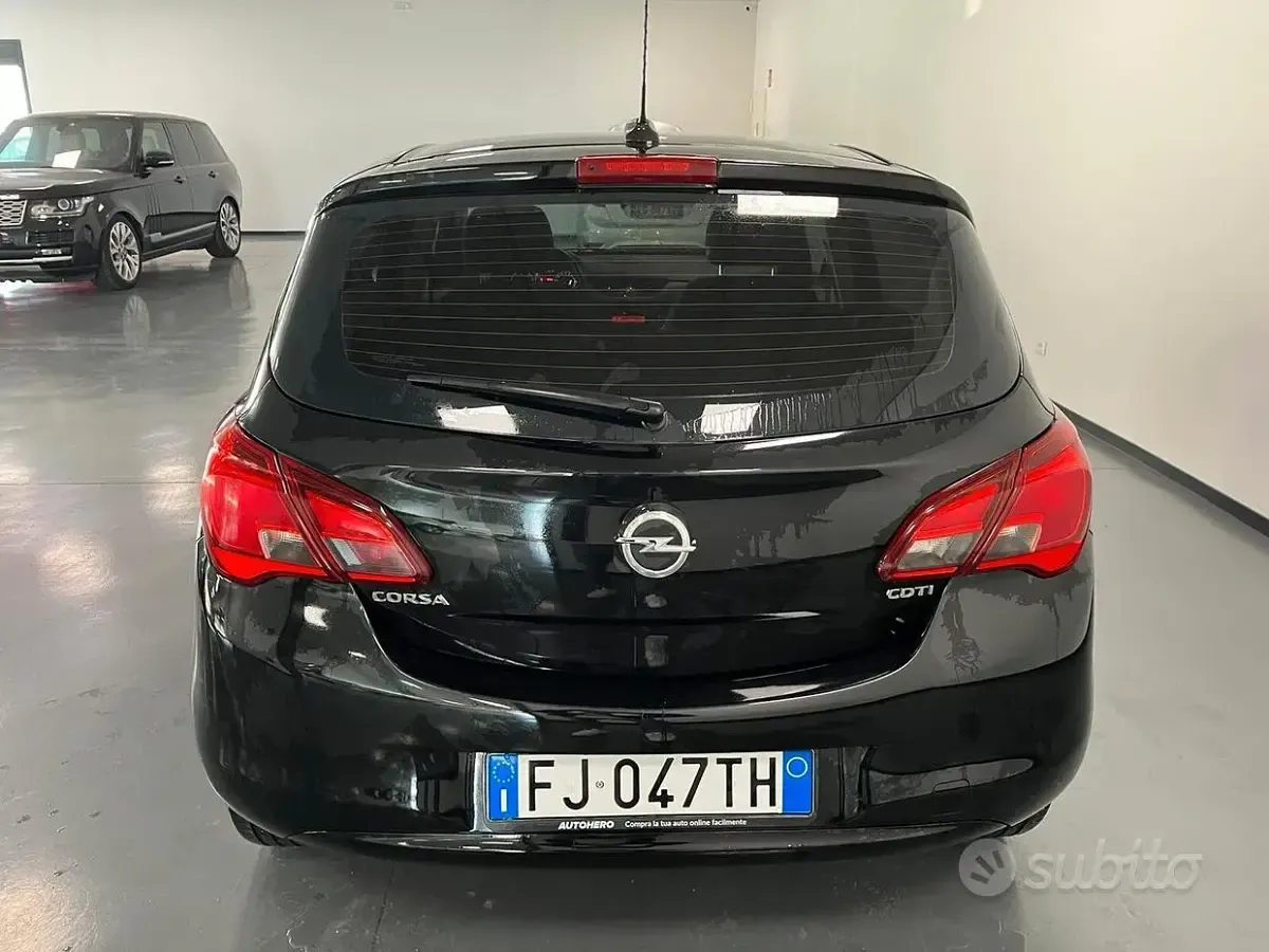 Usata Opel Corsa 75 CV (55 kW) 2017 Nero Utilitaria