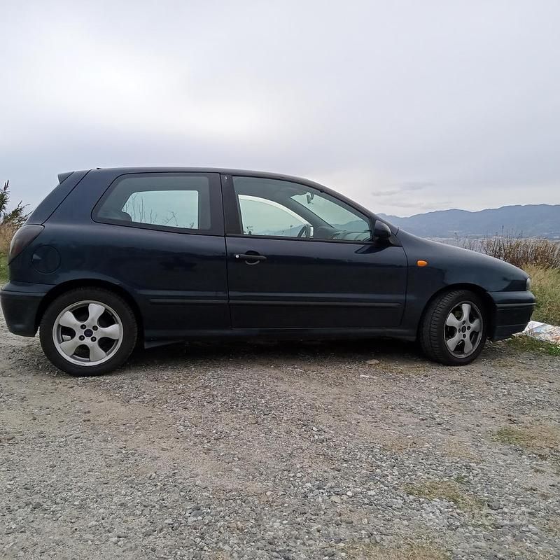 Usata 2000 Fiat Bravo Due volumi | 2000 € (Cara) - Immagine 1/4