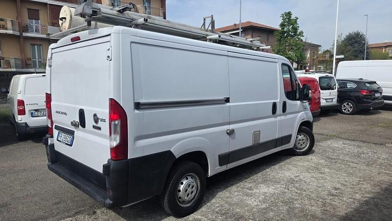 Usata Fiat Ducato 136 CV (100 kW) 2018 Bianco / pastello Furgone
