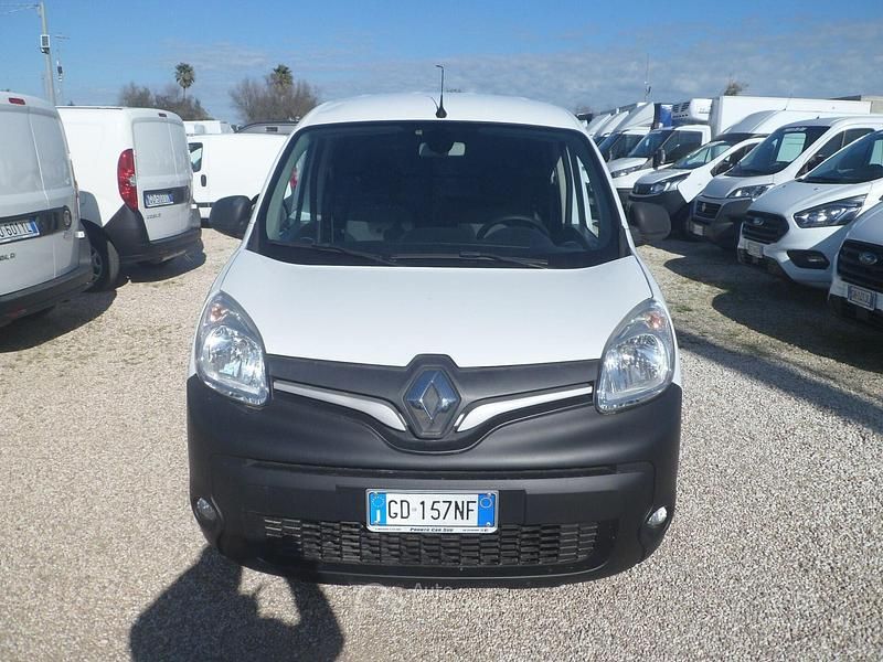 Usata Renault Kangoo 101 CV (74 kW) 2021 Bianco Monovolume