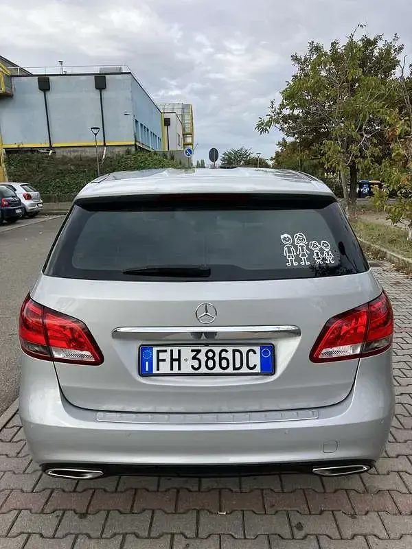 Usata Mercedes B180 AMG line 109 CV (80 kW) 2017 Utilitaria
