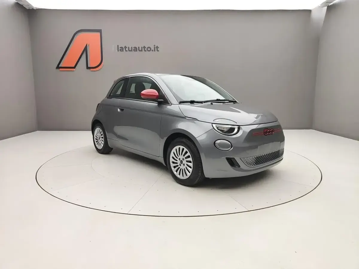 Usata Fiat 500e Red 42 kW (58 CV) 2021 Grigio Utilitaria
