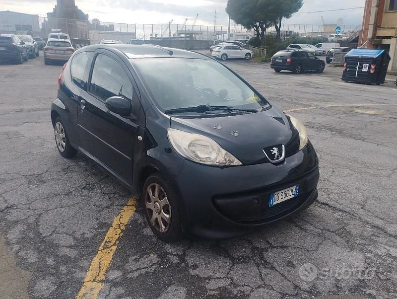 Usata Peugeot 107 68 CV (50 kW) 2006 Nero Utilitaria