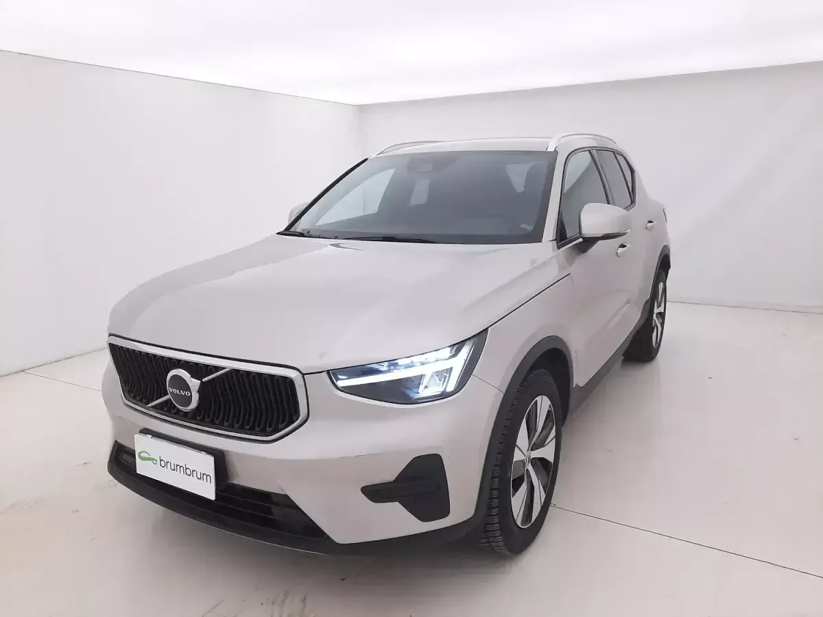 Usata Volvo XC40 Core 129 CV (94 kW) 2023 Grigiogrigio SUV