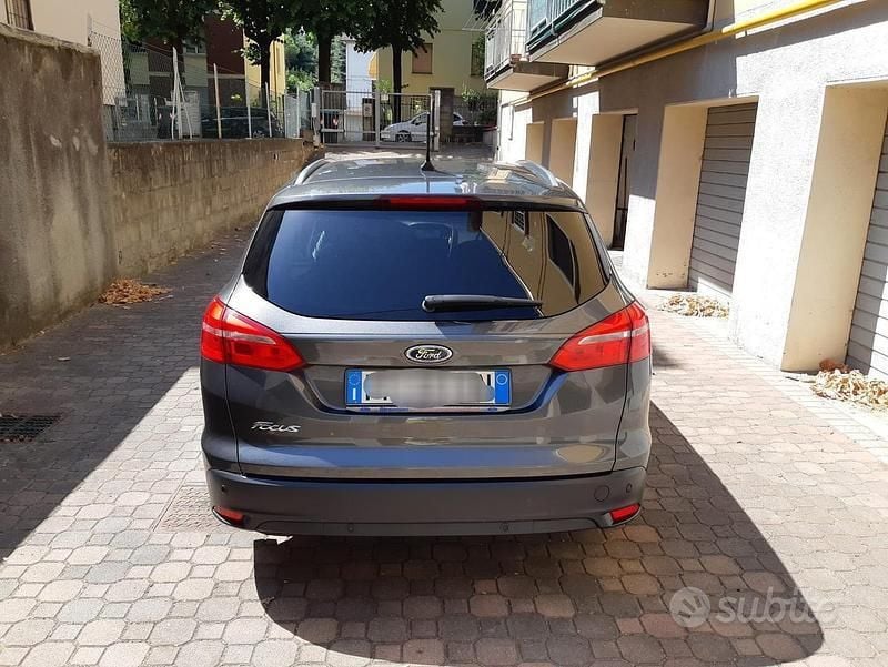 Usata Ford Focus Business Edition 120 CV (88 kW) 2018 Grigio Station wagon