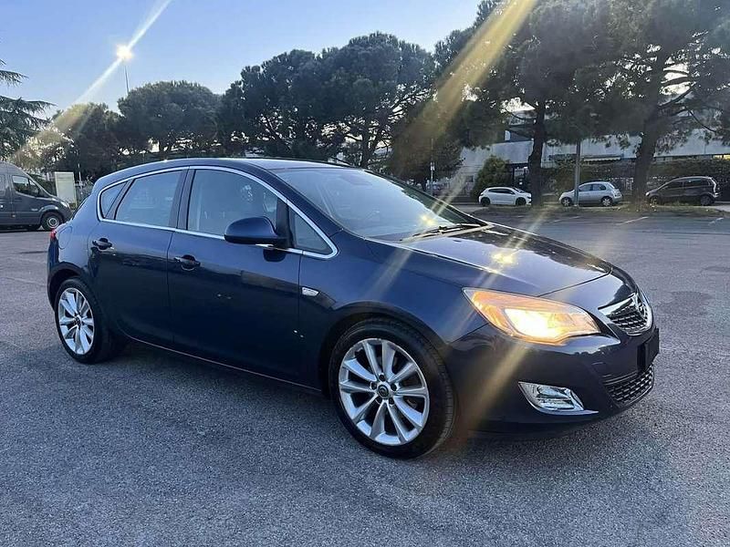 Usata Opel Astra Cosmo 110 CV (80 kW) 2010 Berlina