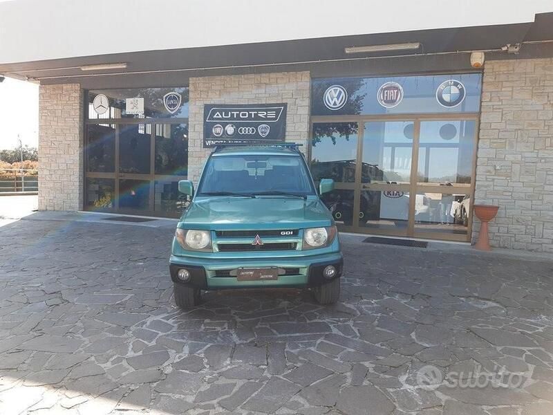 Verde Usata 2000 Mitsubishi Pajero SUV | 4900 € (Cara) - Immagine 1/4