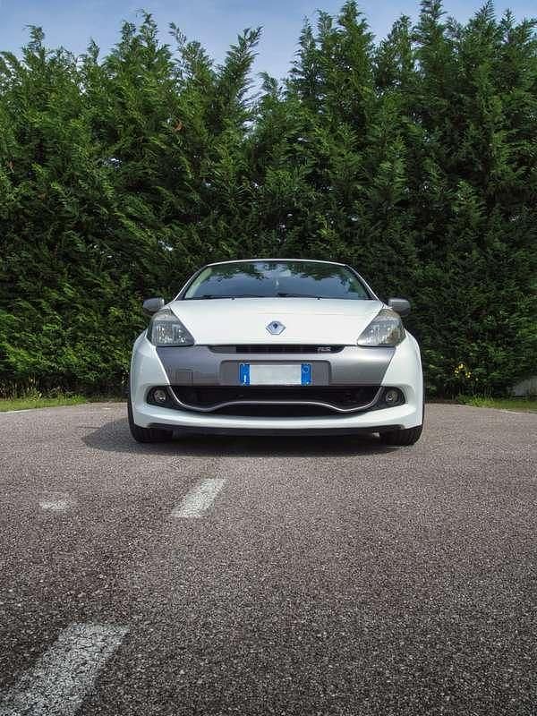 Usata Renault Clio II R.S. 200 CV (147 kW) 2008 Berlina