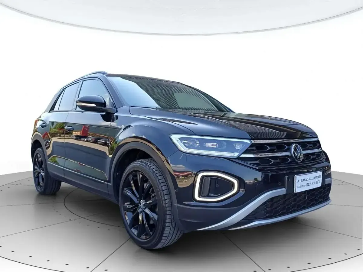 Usata VW T-Roc Style 150 CV (110 kW) 2023 Deep black perlato SUV