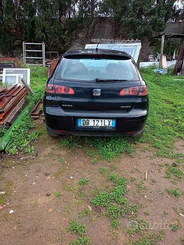 Nero Usata 2006 Seat Ibiza Tre volumi | 1000 € - Immagine 1/4