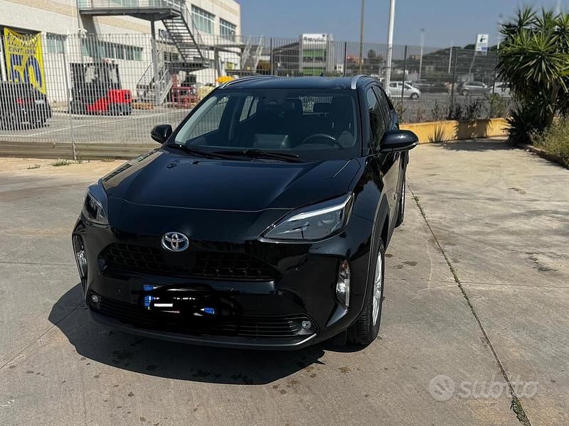 Nero Usata 2022 Toyota Yaris Cross Active SUV | 23.000 € (Buon prezzo) - Immagine 1/4