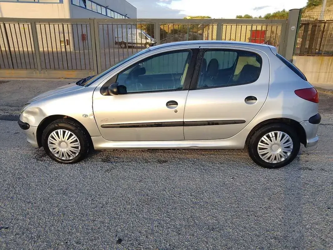 Usata Peugeot 206 68 CV (50 kW) 2006 Berlina