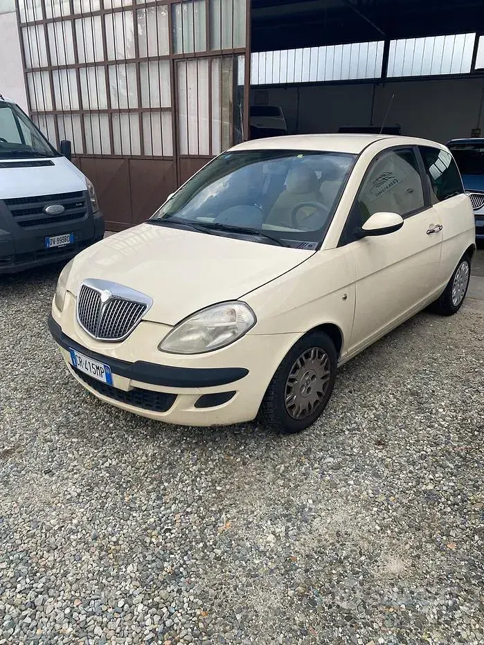 Usata Lancia Ypsilon 95 CV (69 kW) 2004 Utilitaria