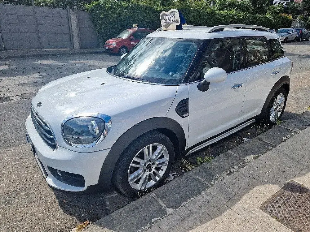 Usata Mini Cooper D Countryman Business 150 CV (110 kW) 2019 Bianco SUV