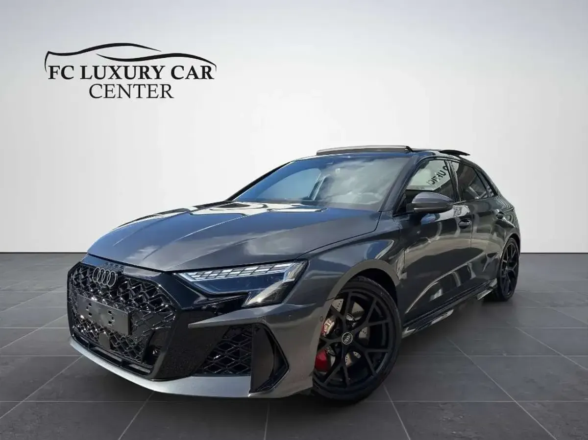 Nuova Audi RS3 Design 400 CV (294 kW) 2025 Grigio Berlina