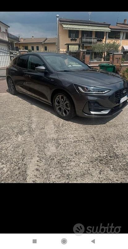 Usata Ford Focus ST-Line 125 CV (91 kW) 2022 Grigio Berlina