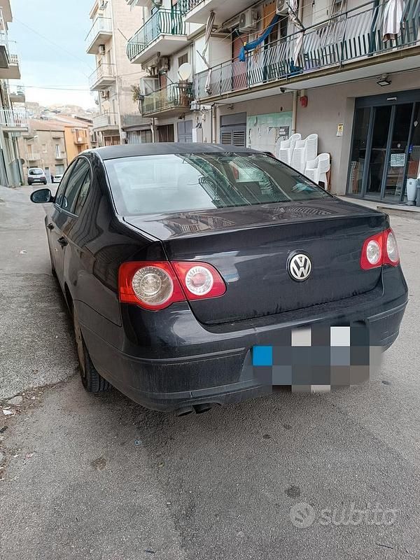 Begagnad VW Passat 140 HK (102 kW) 2005 Svart Sedan