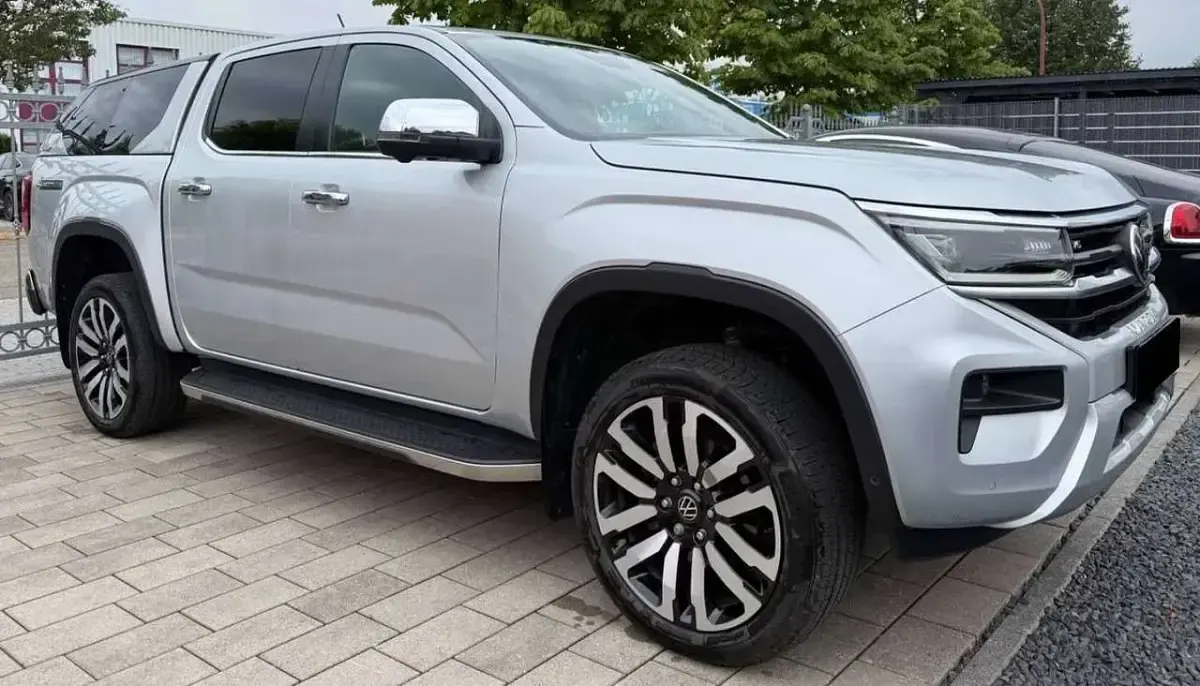 Usata VW Amarok Aventura 241 CV (177 kW) 2023 Argento Pick-up