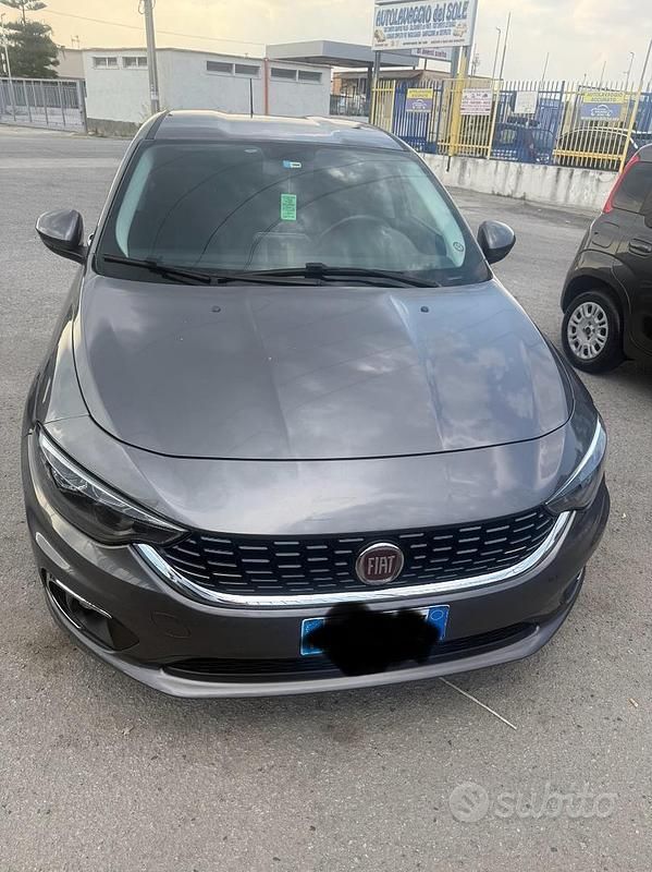 Grigio Usata 2018 Fiat Tipo Lounge Tre volumi | 7800 € - Immagine 1/4