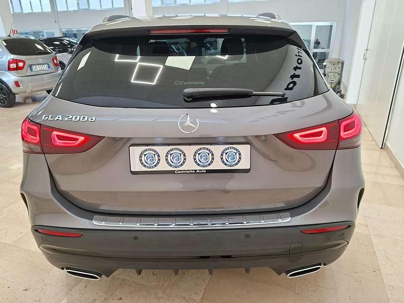 Usata Mercedes GLA200 Premium 150 CV (110 kW) 2021 Grigio SUV
