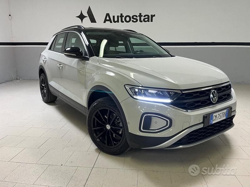 Usata VW T-Roc Style 150 CV (110 kW) 2023 Beige SUV