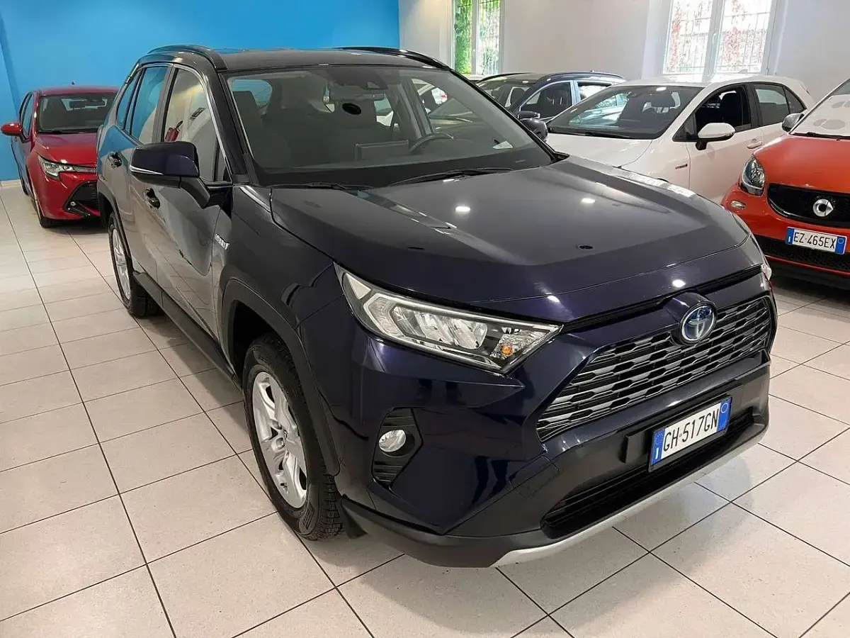 Usata Toyota RAV4 Hybrid Active 178 CV (130 kW) 2021 Blu/azzurro SUV