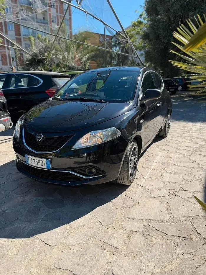 Usata Lancia Ypsilon S 95 CV (69 kW) 2017 Nero Utilitaria