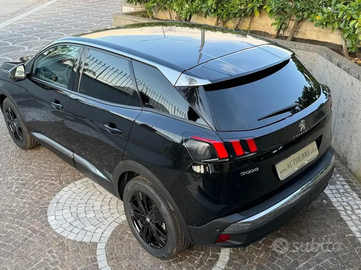 Usata Peugeot 3008 Allure 131 CV (96 kW) 2023 Nero SUV