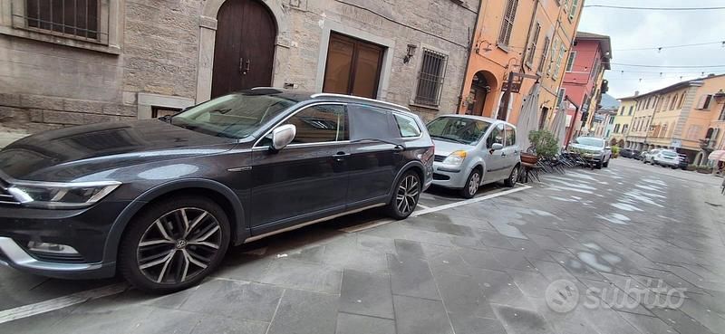 Usata VW Passat 190 CV (139 kW) 2018 Grigio Station wagon