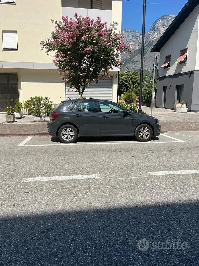 Usata VW Polo 95 CV (69 kW) 2018 Grigio Utilitaria