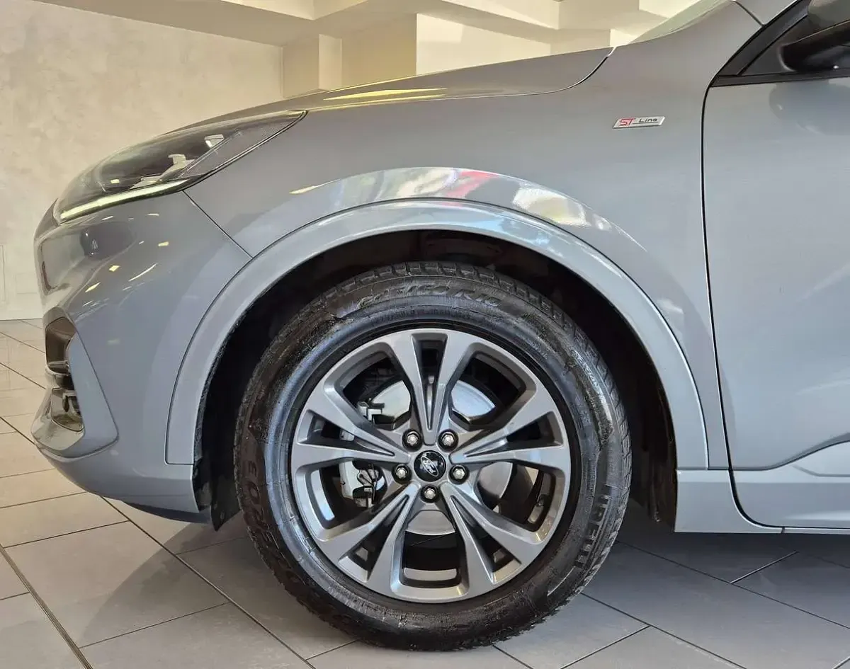 Usata Ford Kuga ST-Line X 120 CV (88 kW) 2022 Grigio SUV